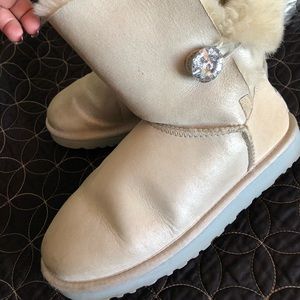 UGGS SWAROVSKI CRYSTAL 7